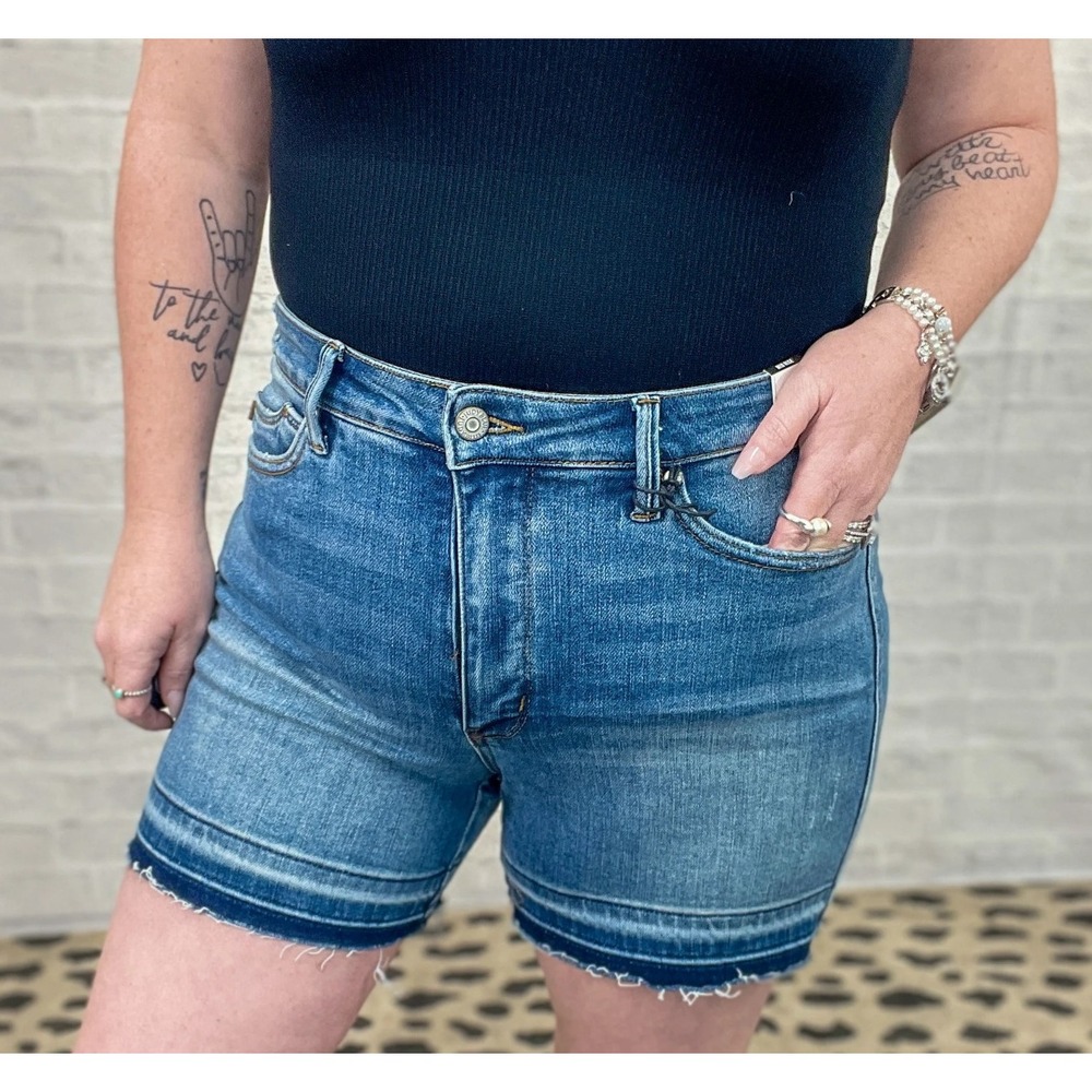 Judy Blue Womens High Rise Released Raw Hem Denim Shorts Medium Wash Blue Size L